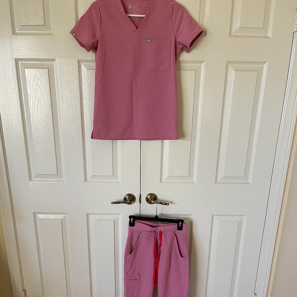 FIGS XXS Pink Scrub Set